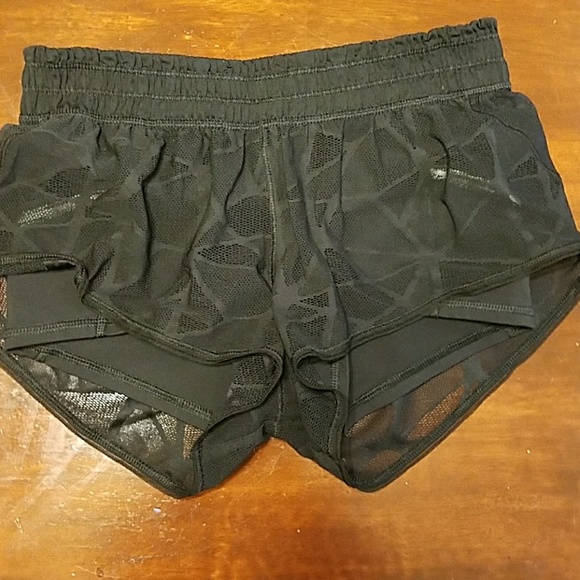 lululemon athletica Pants - Lululemon SZ 4 city sky run shorts